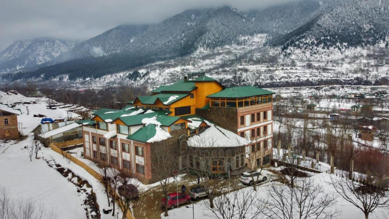 The Walnut Creek Pahalgam Hotel ภายนอก รูปภาพ