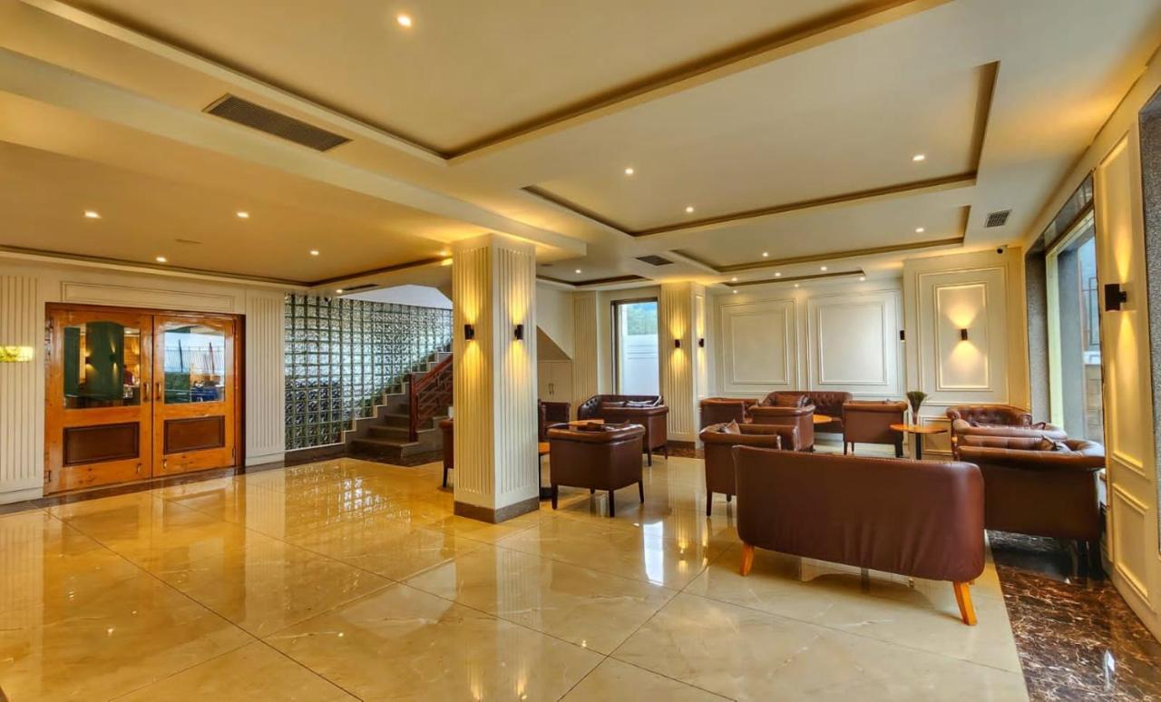 The Walnut Creek Pahalgam Hotel ภายนอก รูปภาพ