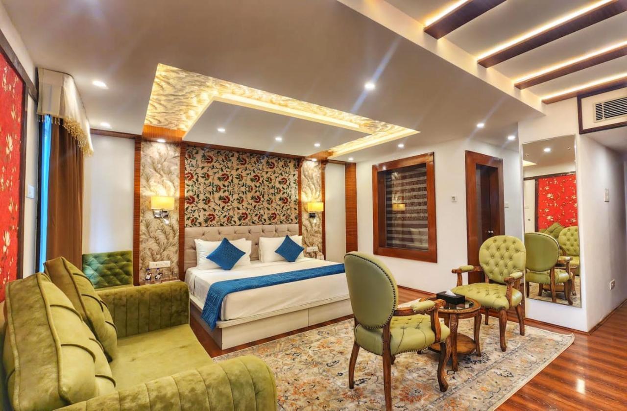 The Walnut Creek Pahalgam Hotel ภายนอก รูปภาพ