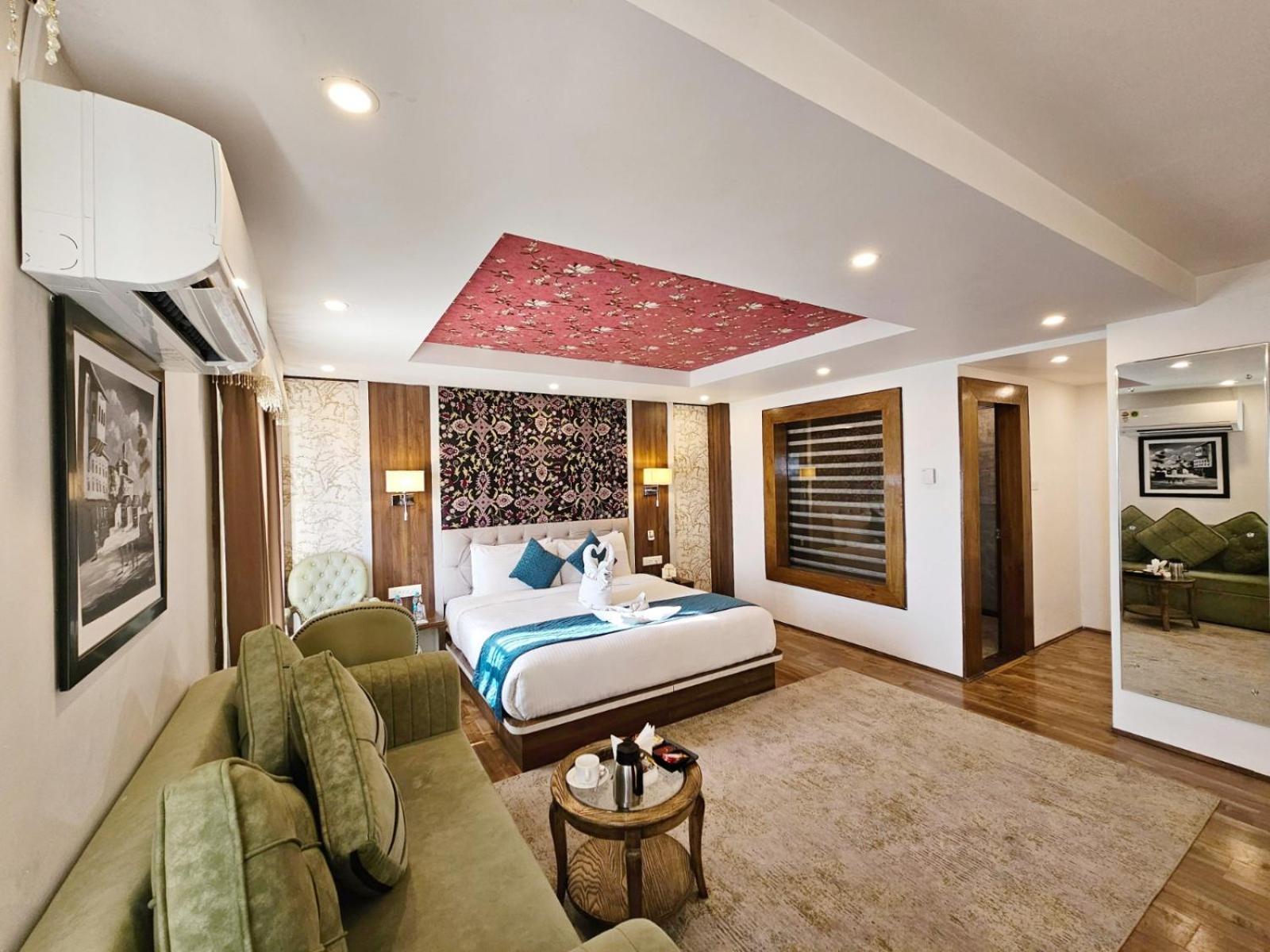 The Walnut Creek Pahalgam Hotel ภายนอก รูปภาพ