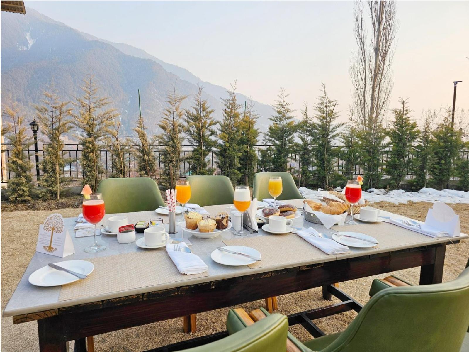 The Walnut Creek Pahalgam Hotel ภายนอก รูปภาพ